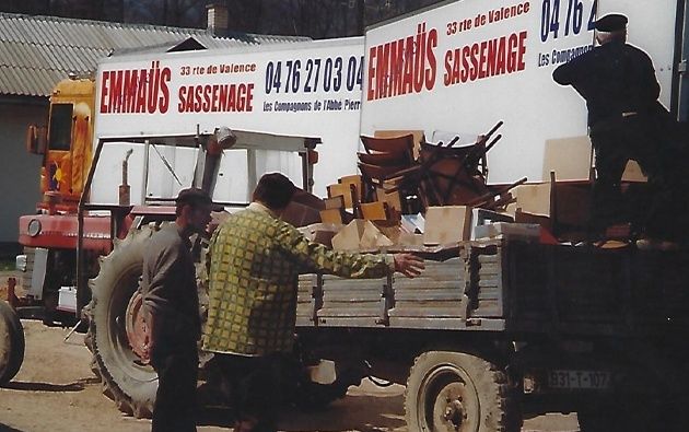 1996 Début des convois humanitaires en Bosnie